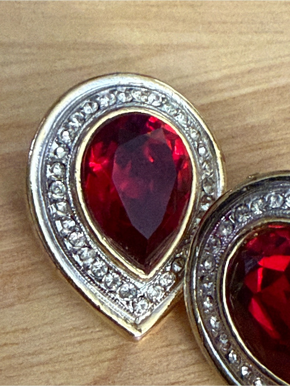 VTG 1980s Signed S.A.L. Swarovski Ruby Red Teardrop Clip-On Earrings pave rhines - Picture 2 of 14